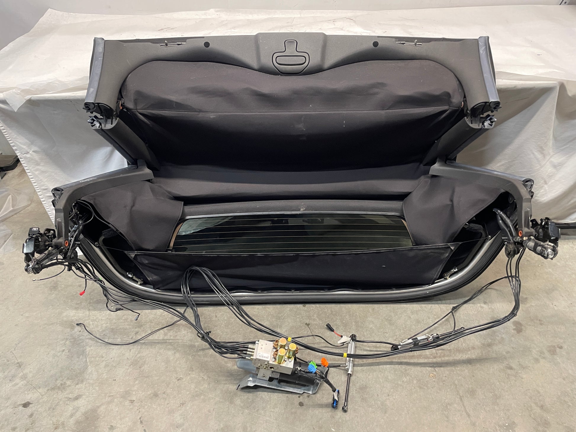 2005 Chevy C6 Corvette Convertible Soft Top w/ Hydraulic Pump Black OEM - Day's Parts Yard