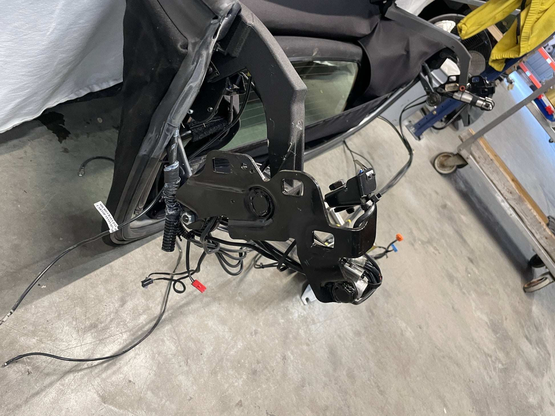 2005 Chevy C6 Corvette Convertible Soft Top w/ Hydraulic Pump Black OEM - Day's Parts Yard