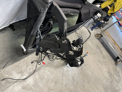 2005 Chevy C6 Corvette Convertible Soft Top w/ Hydraulic Pump Black OEM - Day's Parts Yard