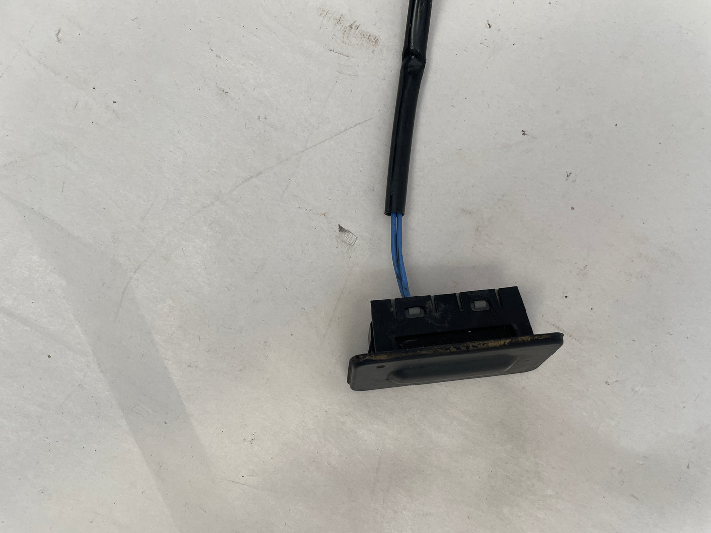 2020 Chevy Camaro SS Trunk Lid Release Button OEM - Day's Parts Yard