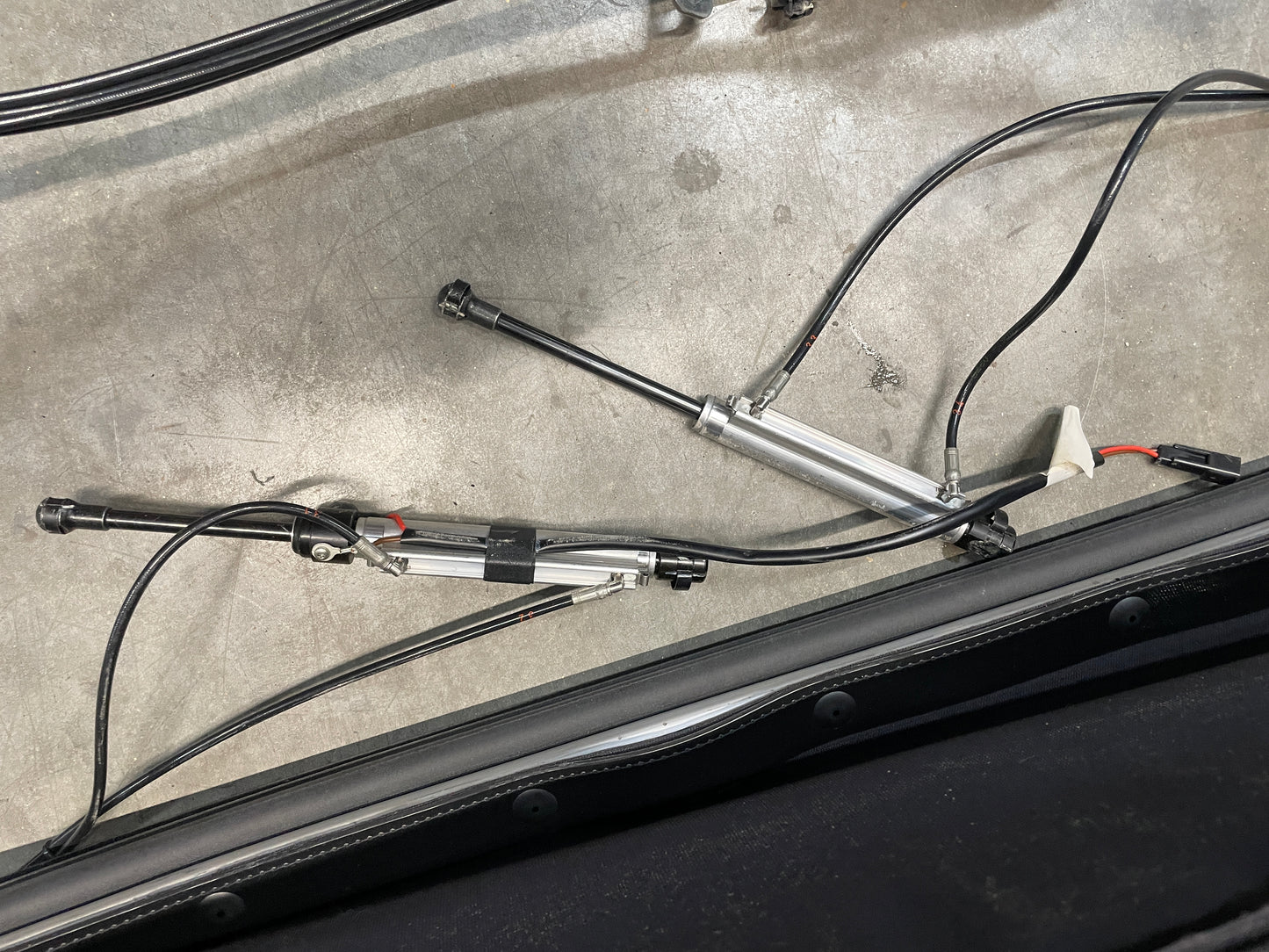 2005 Chevy C6 Corvette Convertible Soft Top w/ Hydraulic Pump Black OEM - Day's Parts Yard