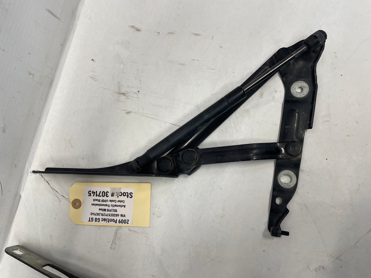 2009 Pontiac G8 GT RH & LH Trunk Deck Lid Hinges OEM