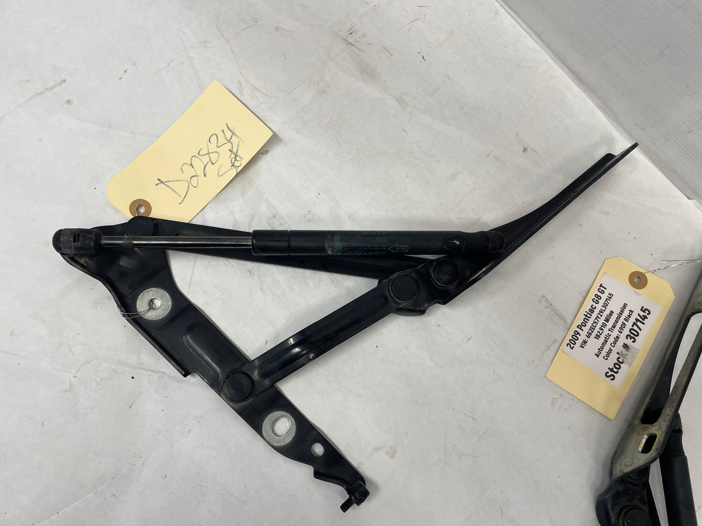 2009 Pontiac G8 GT RH & LH Trunk Deck Lid Hinges OEM