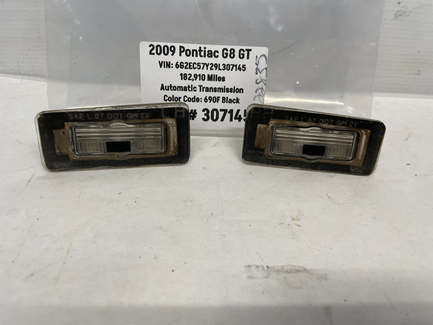 2009 Pontiac G8 GT RH & LH License Plate Tag Lights Lamps OEM