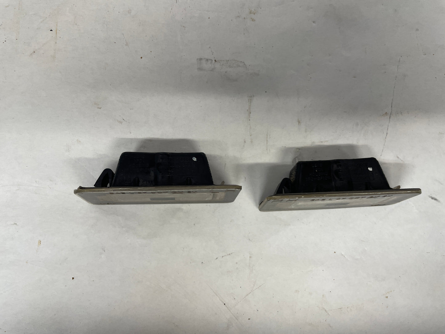 2009 Pontiac G8 GT RH & LH License Plate Tag Lights Lamps OEM