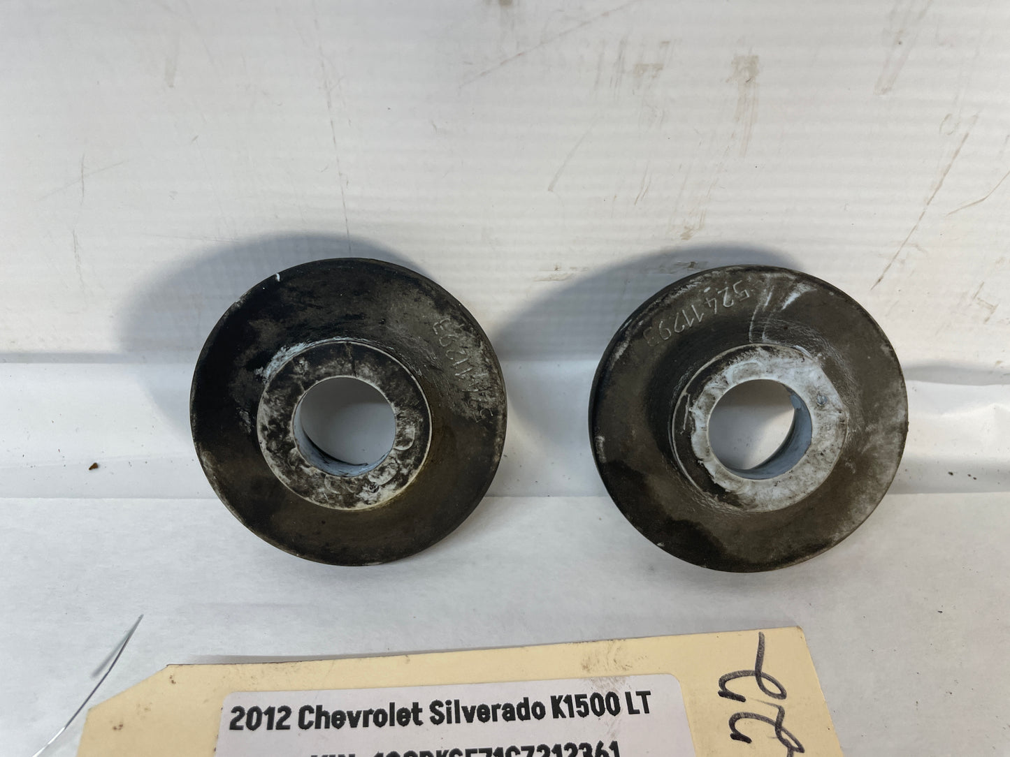 2012 Chevy Silverado K1500 LT Lower Radiator Bushings OEM - Day's Parts Yard
