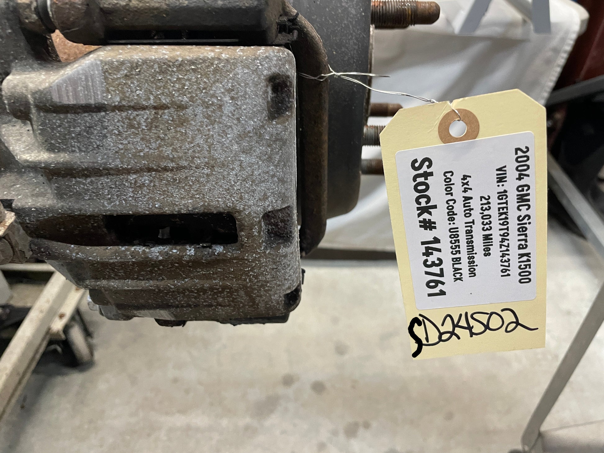 2004 GMC Sierra K1500 Rear End Axle Carrier Rearend Differential 3.73 LSD OEM - Day's Parts Yard