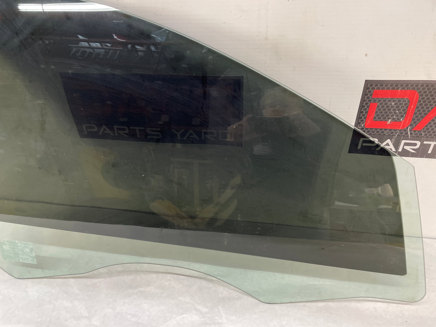 2009 Pontiac G8 GT RH Passenger Front Door Window Glass OEM - Day's Parts Yard