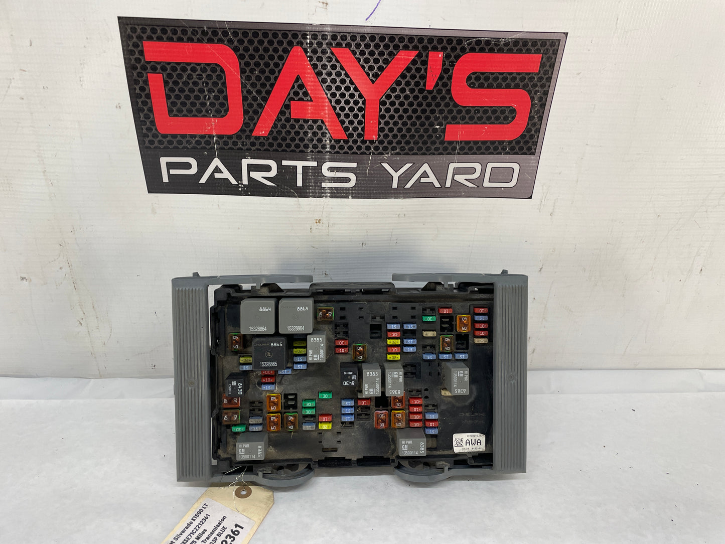 2012 Chevy Silverado K1500 LT Engine Fuse Box Relay Junction OEM - Day's Parts Yard