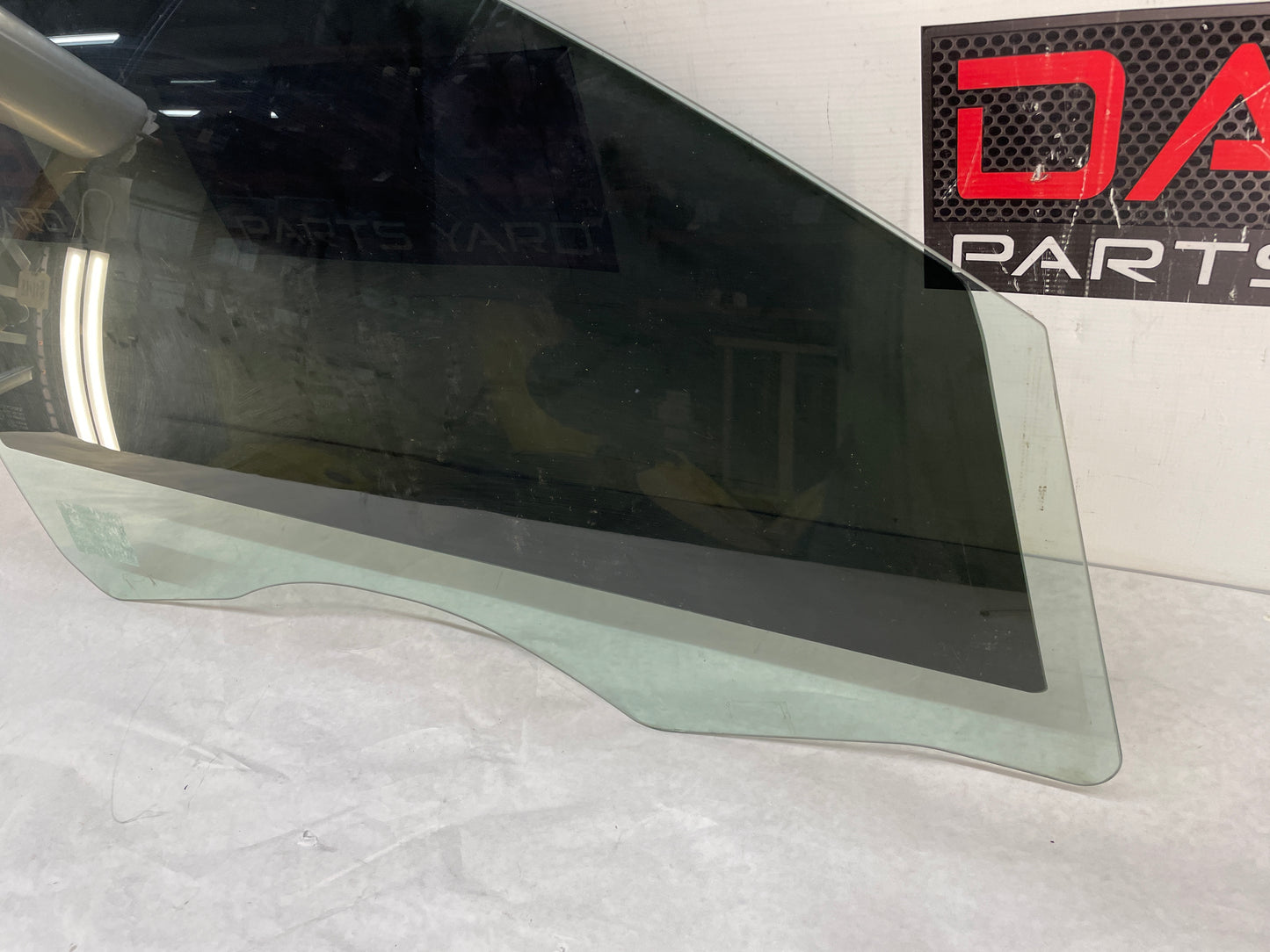 2009 Pontiac G8 GT RH Passenger Front Door Window Glass OEM - Day's Parts Yard