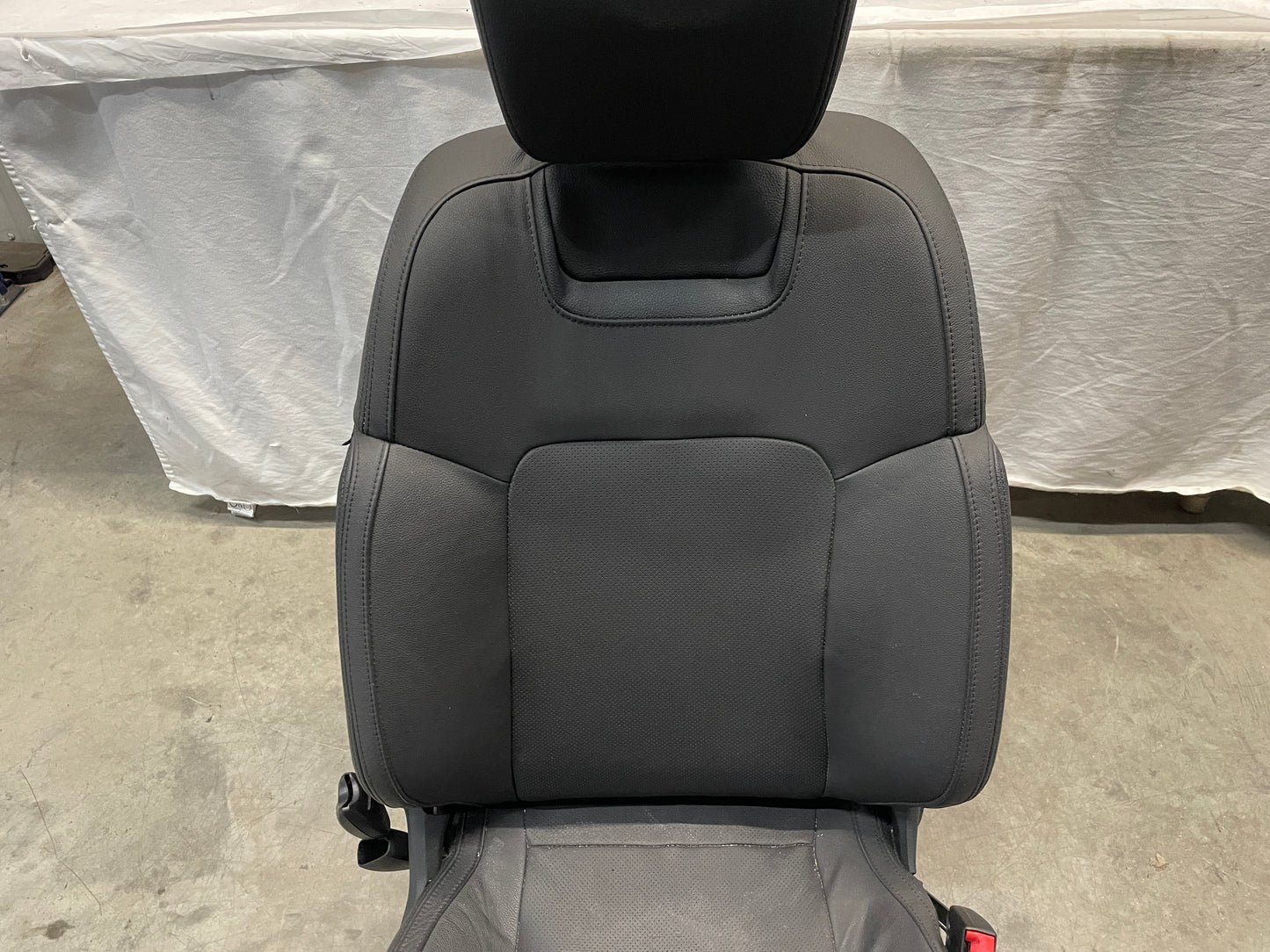 2009 Pontiac G8 Seats Fronts and Rears Black Leather OEM - Day's Parts Yard