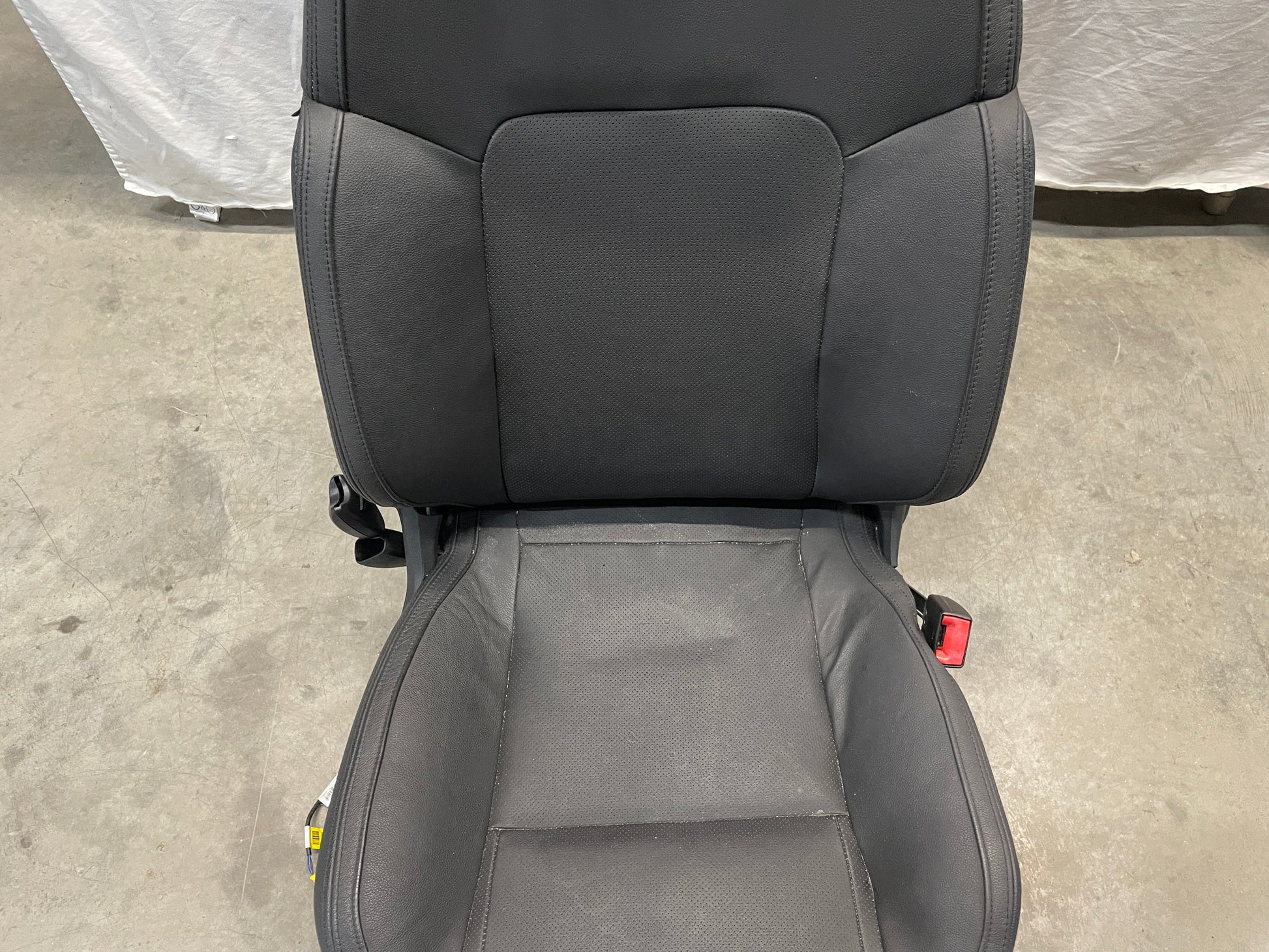 2009 Pontiac G8 Seats Fronts and Rears Black Leather OEM - Day's Parts Yard