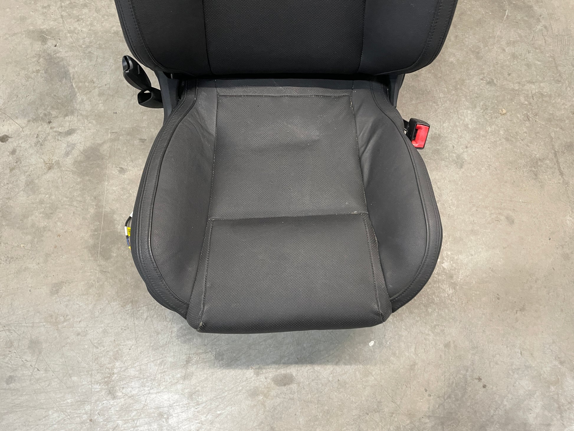 2009 Pontiac G8 Seats Fronts and Rears Black Leather OEM - Day's Parts Yard
