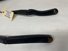 2014 Chevy SS Sedan RH & LH Windshield Wiper Arms Set OEM - Day's Parts Yard