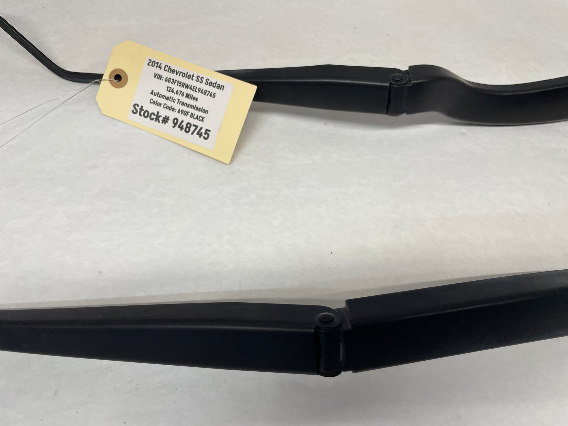 2014 Chevy SS Sedan RH & LH Windshield Wiper Arms Set OEM - Day's Parts Yard
