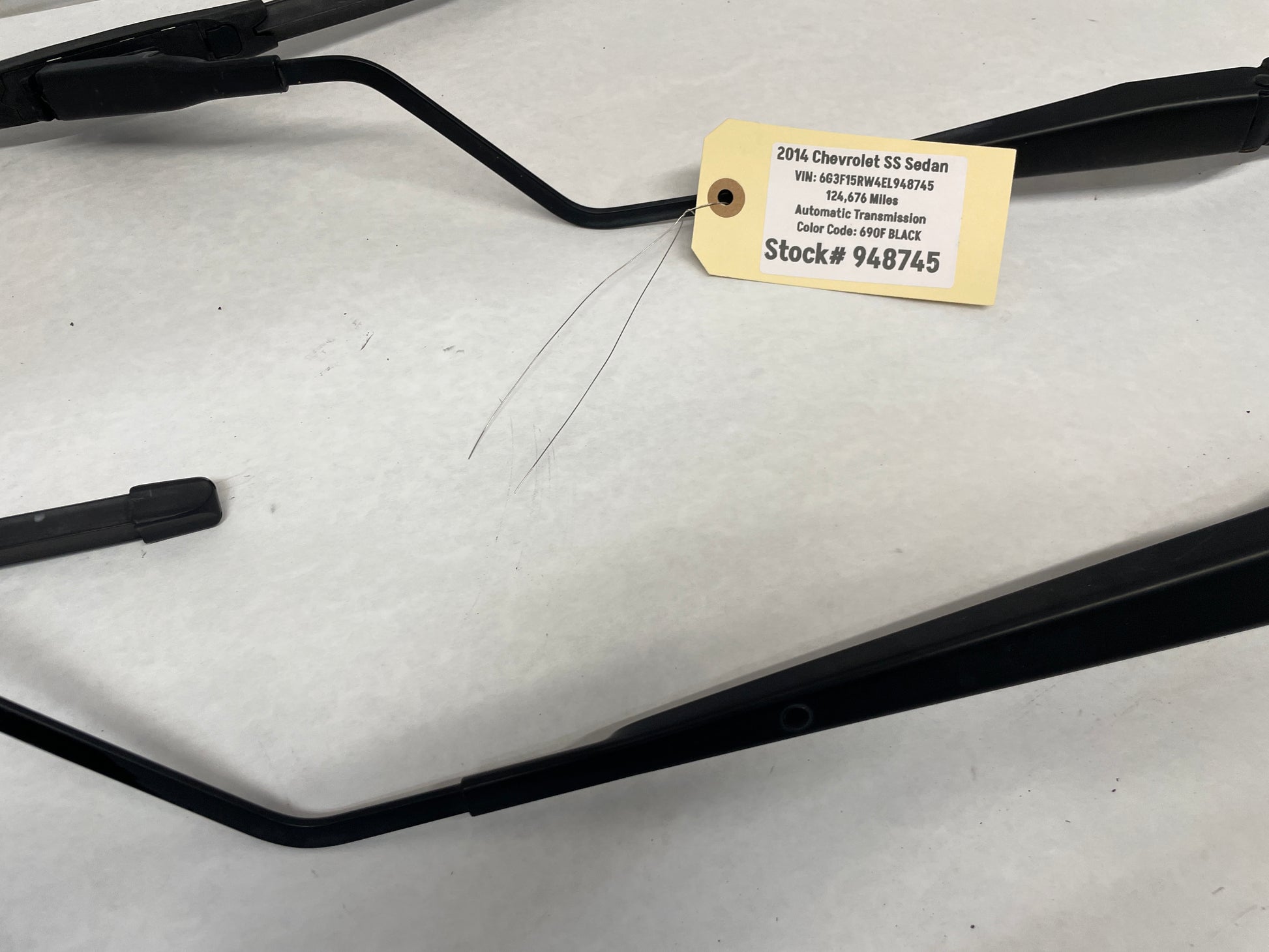 2014 Chevy SS Sedan RH & LH Windshield Wiper Arms Set OEM - Day's Parts Yard
