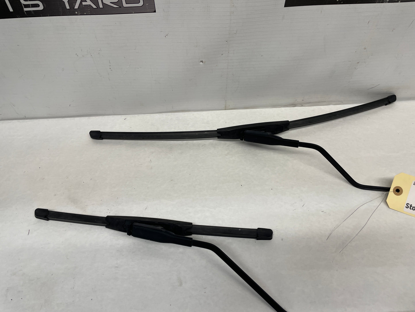2014 Chevy SS Sedan RH & LH Windshield Wiper Arms Set OEM - Day's Parts Yard