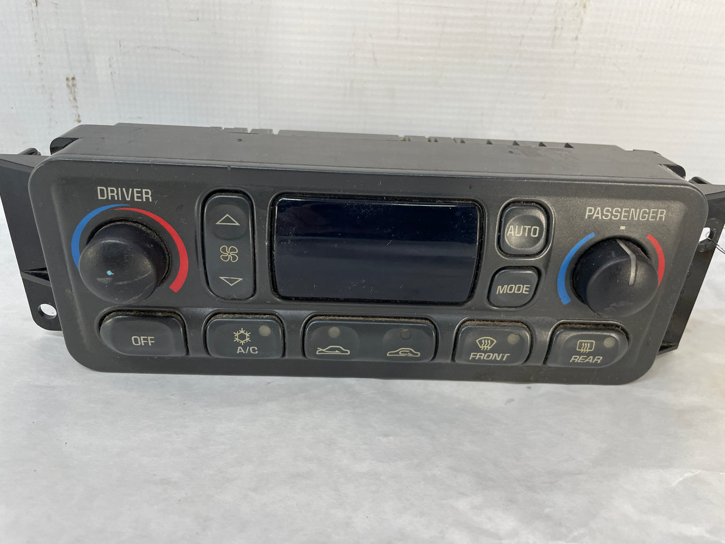 2004 Chevy C5 Corvette Dual Zone Temperature HVAC Dash Climate Control Unit Switch Panel OEM - Day's Parts Yard
