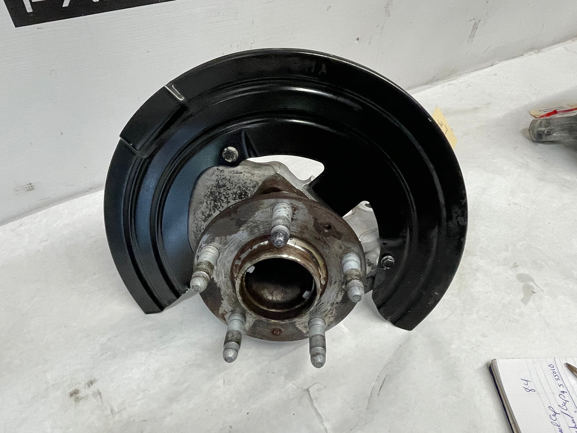 2014 Chevy SS Sedan LH Driver Front Spindle Hub Knuckle Wheel Bearing Assembly OEM - Day's Parts Yard