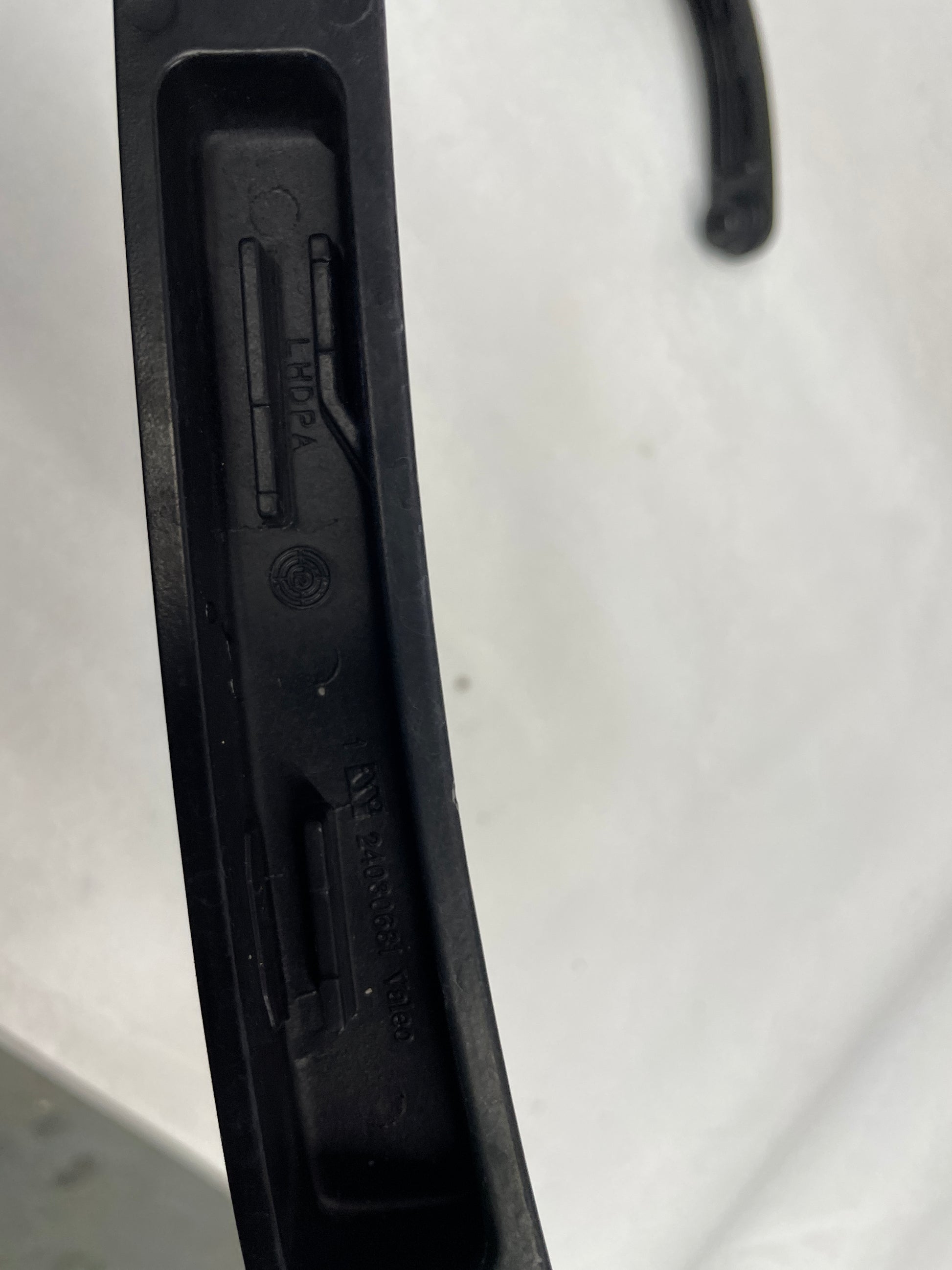 2014 Chevy SS Sedan RH & LH Windshield Wiper Arms Set OEM - Day's Parts Yard