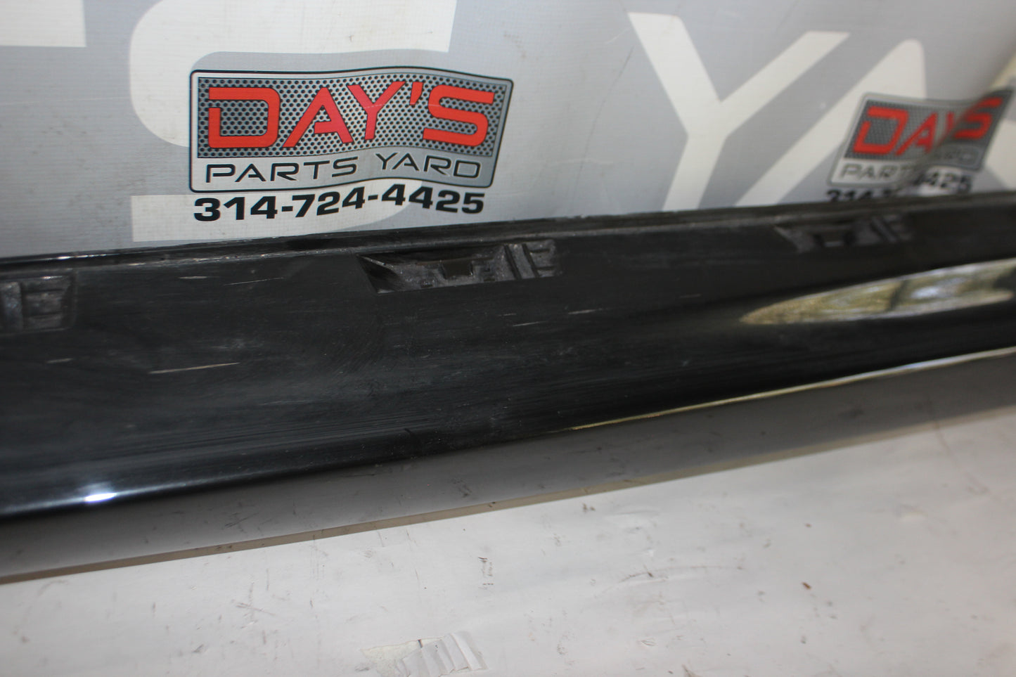 2014 Chevy SS Sedan  RH Passenger Rocker Molding Panel OEM