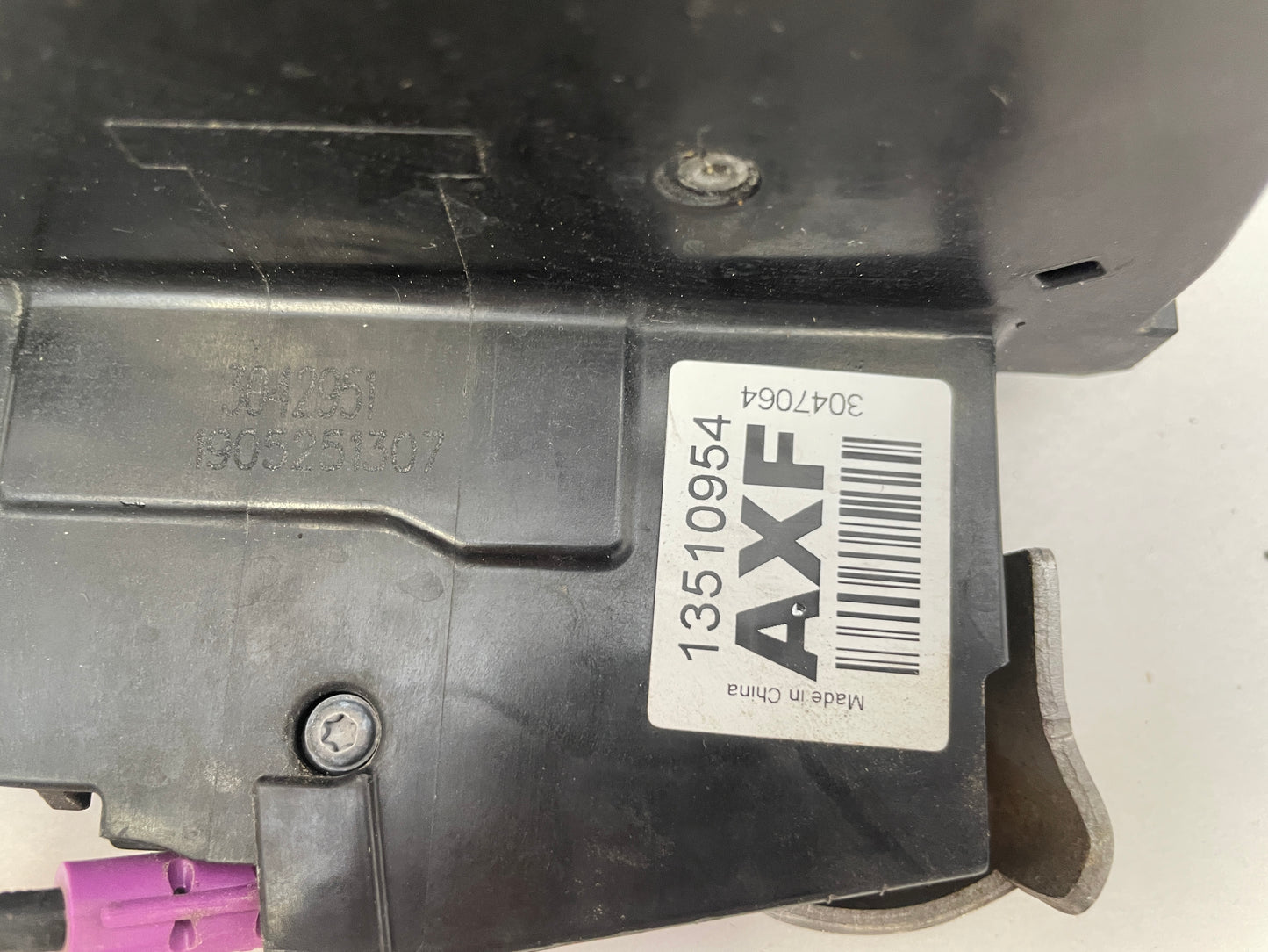 2020 Chevy Camaro SS RH Passenger Door Lock Actuator w/ Door Handle Bracket OEM - Day's Parts Yard