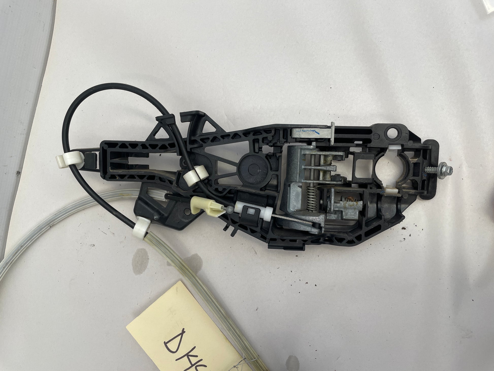 2020 Chevy Camaro SS RH Passenger Door Lock Actuator w/ Door Handle Bracket OEM - Day's Parts Yard