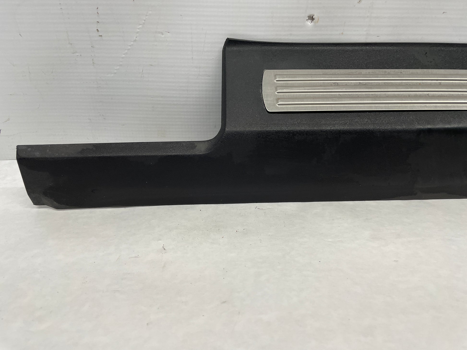 2014 Chevy SS Sedan LH Driver Front Door Scuff Sill Plate Panel OEM - Day's Parts Yard