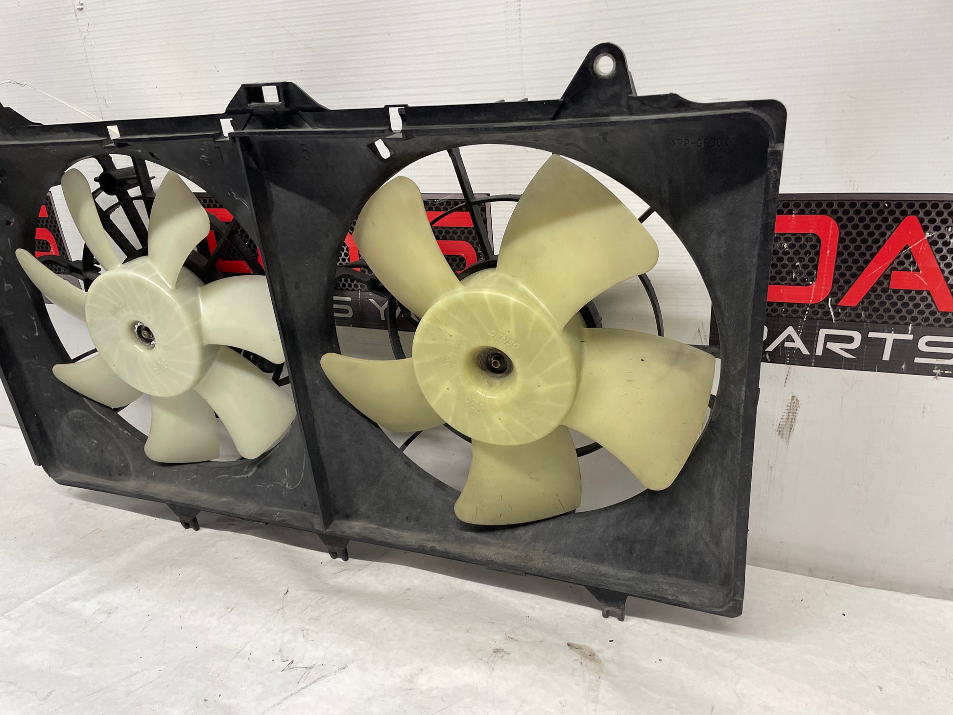 2014 Chevy SS Sedan Dual Electric Radiator Coolant Cooling Fan Assembly OEM - Day's Parts Yard