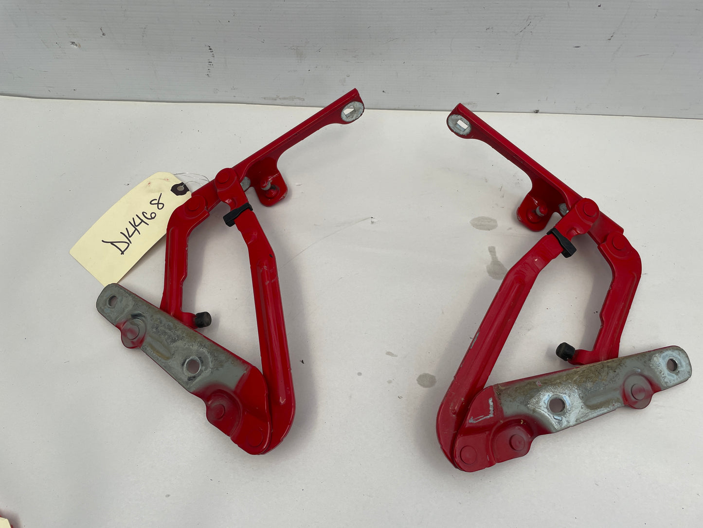 2020 Chevy Camaro SS RH & LH Trunk Deck Lid Hinges OEM - Day's Parts Yard