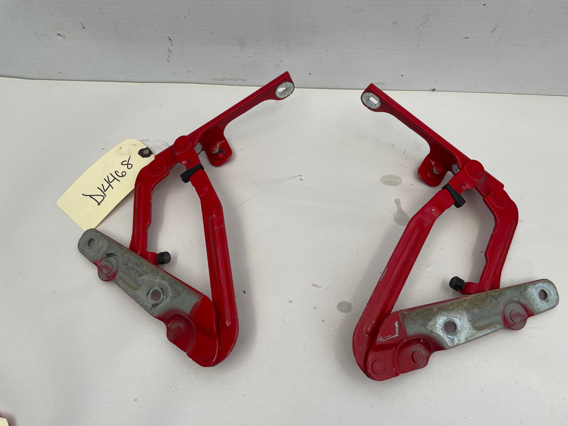 2020 Chevy Camaro SS RH & LH Trunk Deck Lid Hinges OEM - Day's Parts Yard