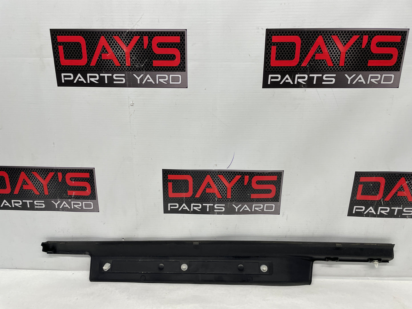 2014 Chevy SS Sedan LH Driver Front Door Scuff Sill Plate Panel OEM - Day's Parts Yard