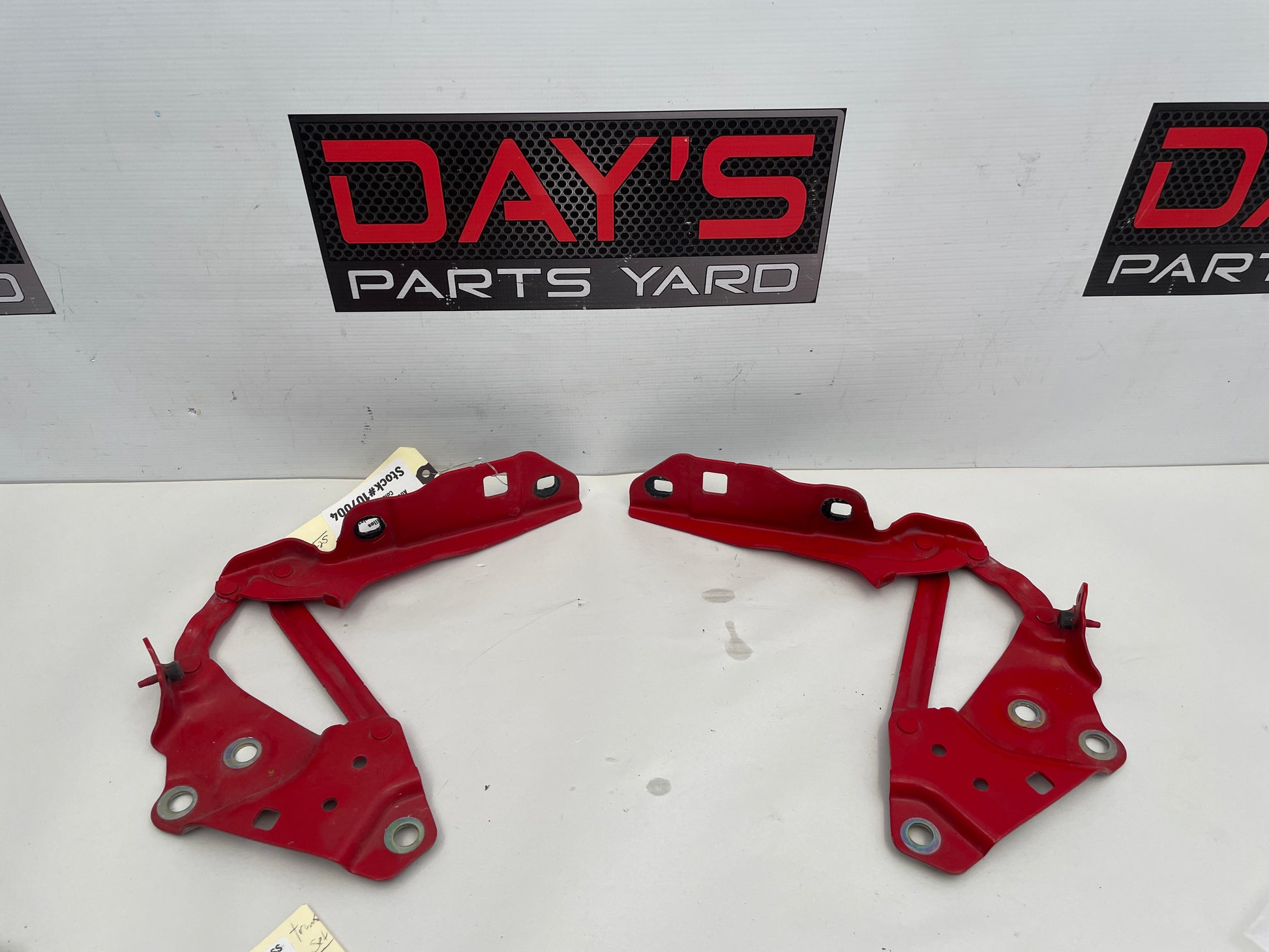2020 Chevy Camaro SS RH & LH Hood Hinges OEM - Day's Parts Yard