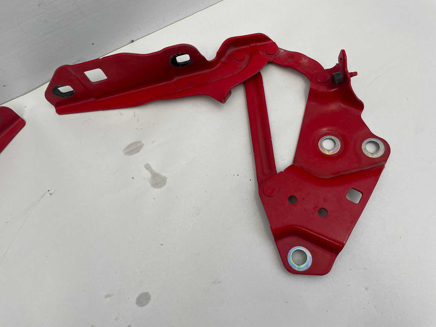 2020 Chevy Camaro SS RH & LH Hood Hinges OEM - Day's Parts Yard