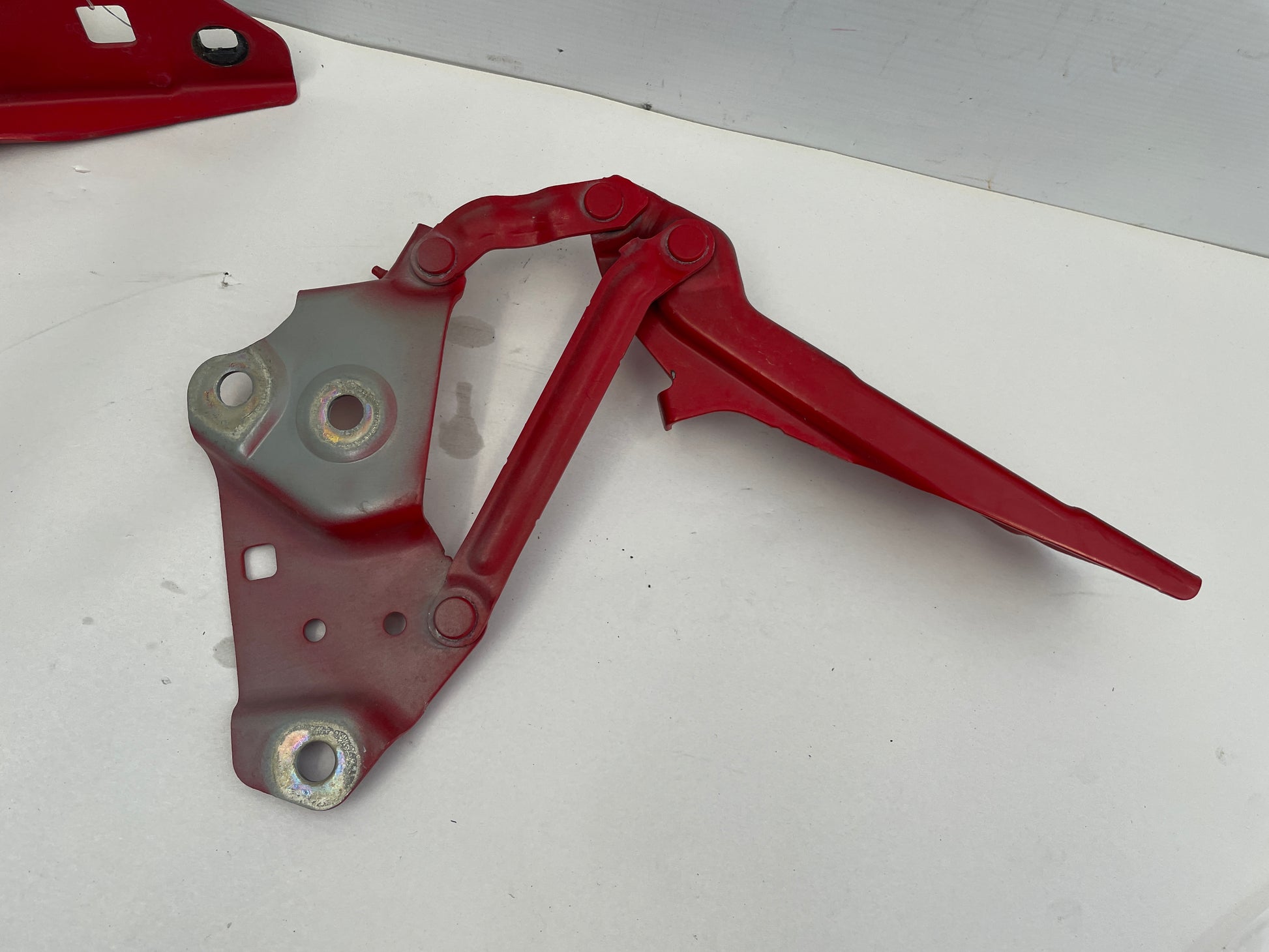 2020 Chevy Camaro SS RH & LH Hood Hinges OEM - Day's Parts Yard