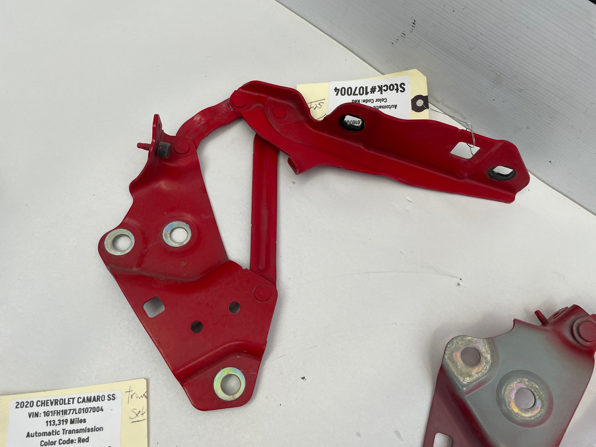 2020 Chevy Camaro SS RH & LH Hood Hinges OEM - Day's Parts Yard