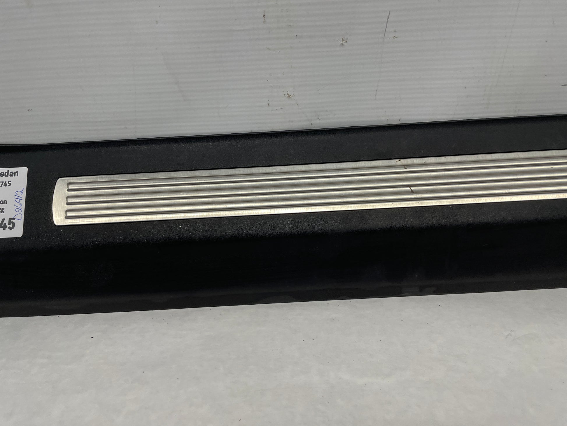 2014 Chevy SS Sedan RH Passenger Front Door Scuff Sill Plate Panel Trim OEM - Day's Parts Yard