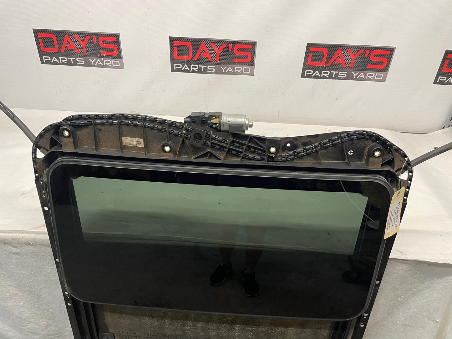 2009 Pontiac G8 GT Sun Moon Roof Sunroof Glass Assembly OEM