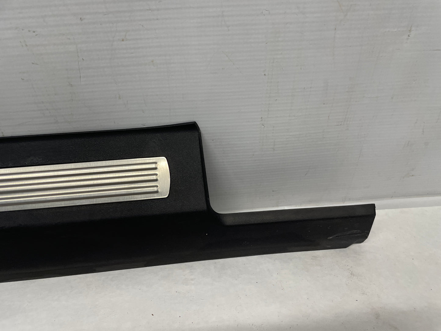 2014 Chevy SS Sedan RH Passenger Front Door Scuff Sill Plate Panel Trim OEM - Day's Parts Yard