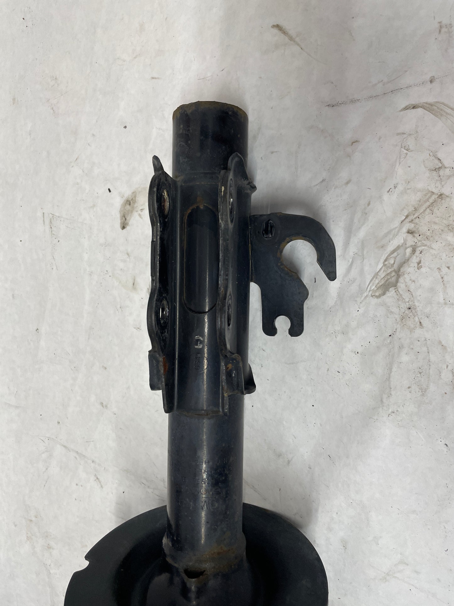 2014 Chevy SS Sedan RH Passenger Front Suspension Strut Assembly OEM - Day's Parts Yard