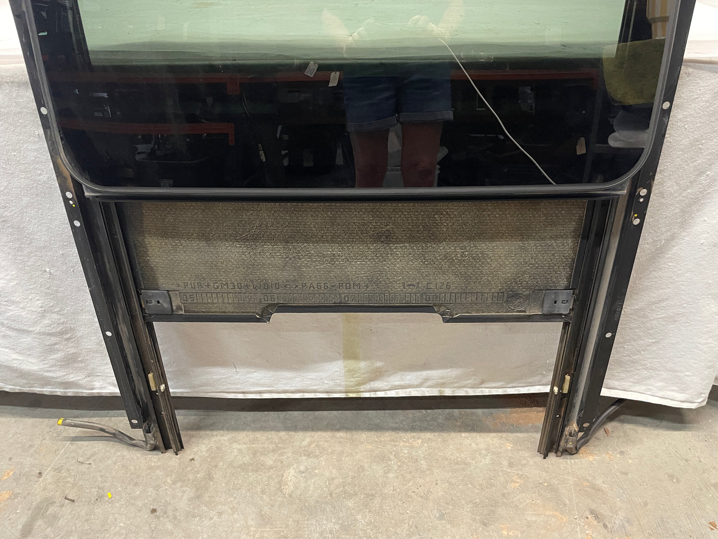 2009 Pontiac G8 GT Sun Moon Roof Sunroof Glass Assembly OEM