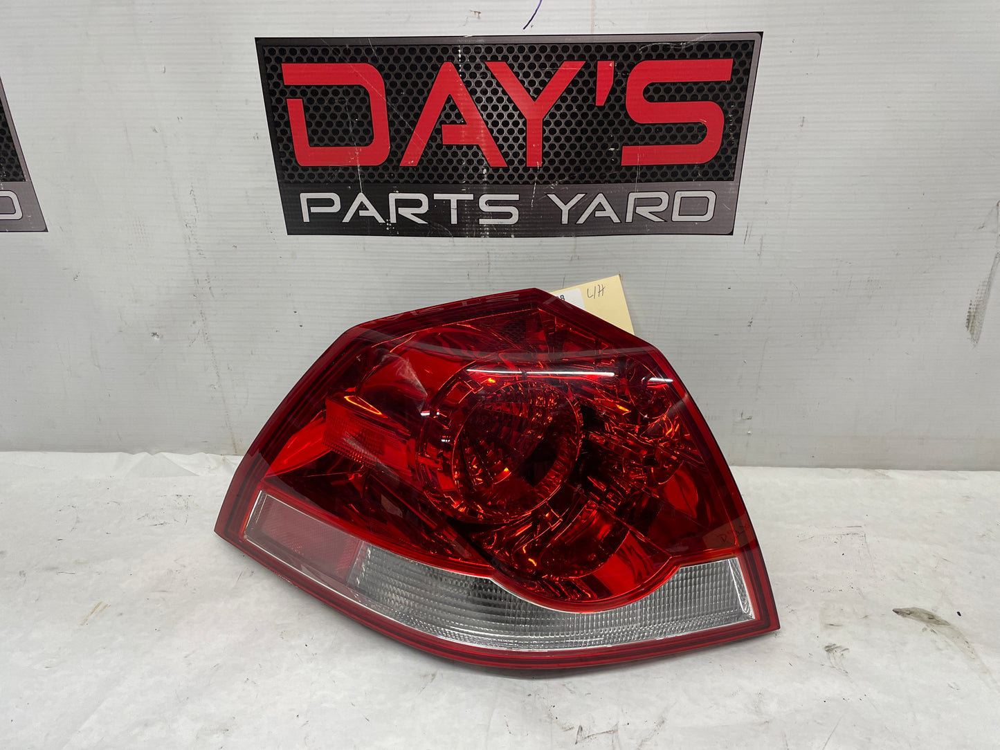 2009 Pontiac G8 LH Driver Tail Light Lamp Taillight OEM - Day's Parts Yard