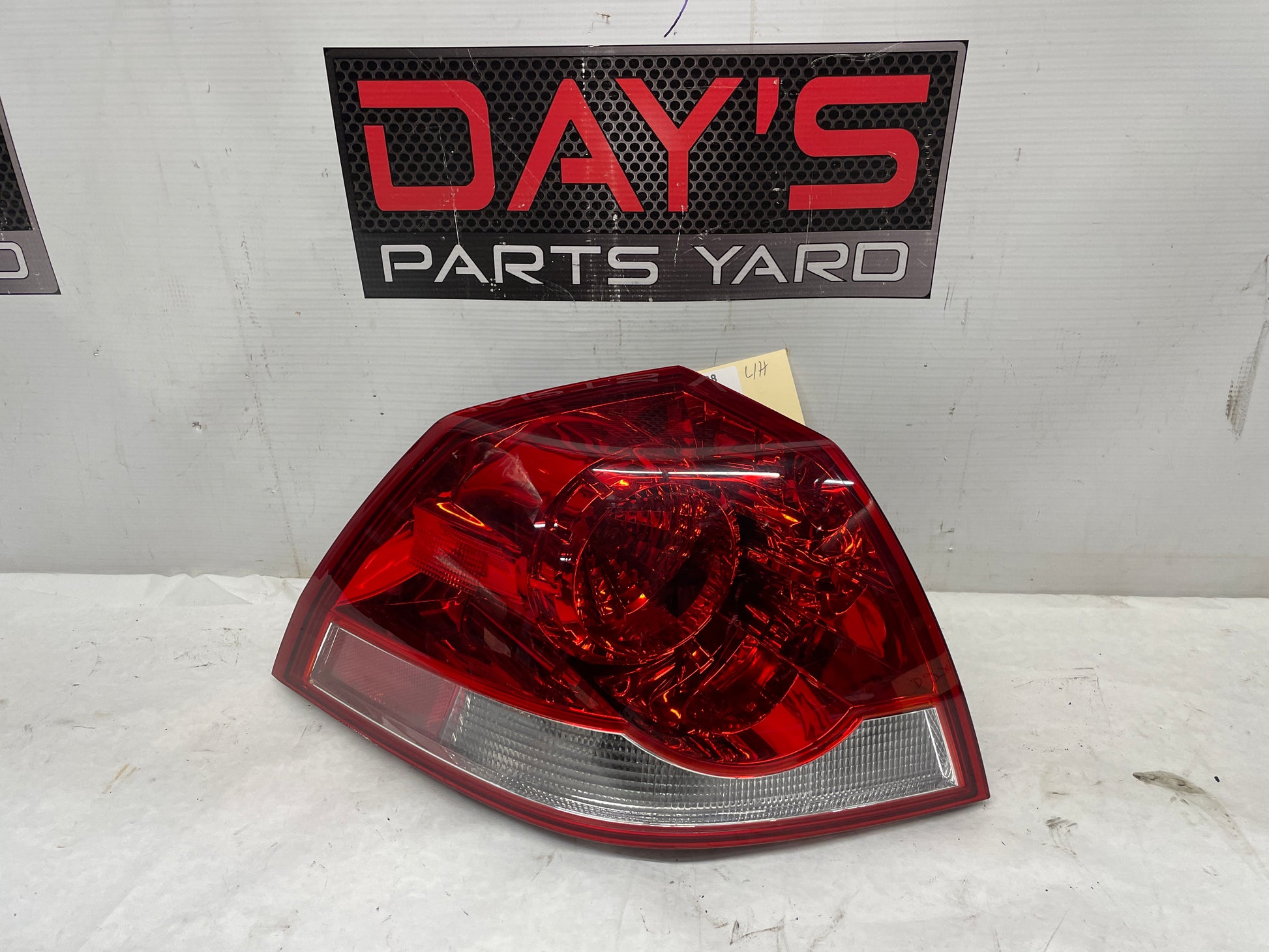 2009 Pontiac G8 LH Driver Tail Light Lamp Taillight OEM - Day's Parts Yard