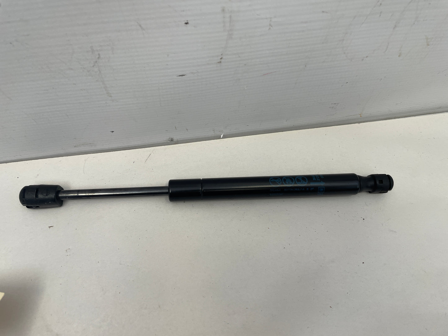 2015 Chevy Camaro SS Trunk Deck Lid Support Shocks OEM - Day's Parts Yard