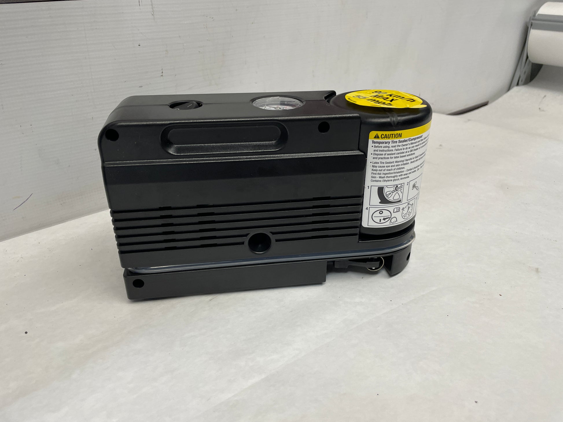 2014 Chevy SS Sedan Spare Tire Sealant Container & Compressor Assembly OEM - Day's Parts Yard