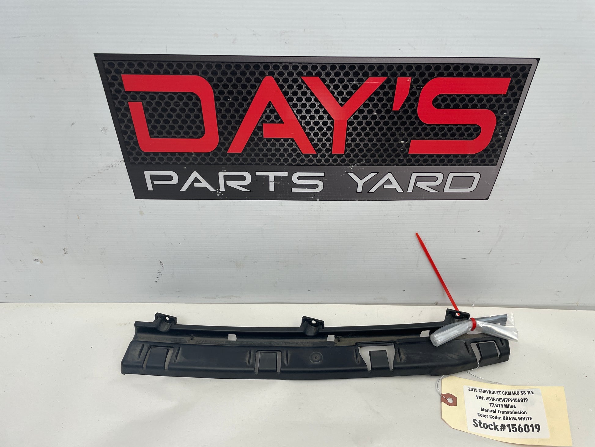2015 Chevy Camaro SS RH Passenger Taillight Tail Light Rear Bumper Bracket OEM - Day's Parts Yard