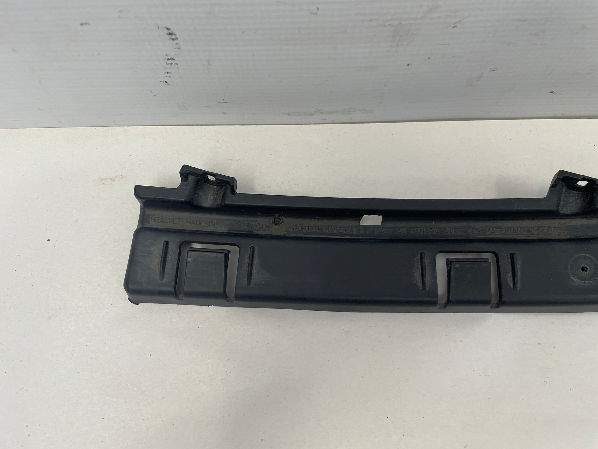2015 Chevy Camaro SS RH Passenger Taillight Tail Light Rear Bumper Bracket OEM - Day's Parts Yard
