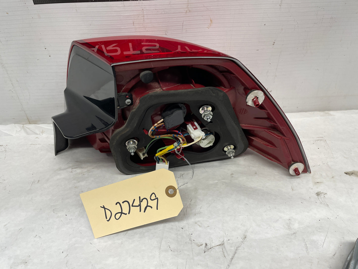 2009 Pontiac G8 LH Driver Tail Light Lamp Taillight OEM - Day's Parts Yard