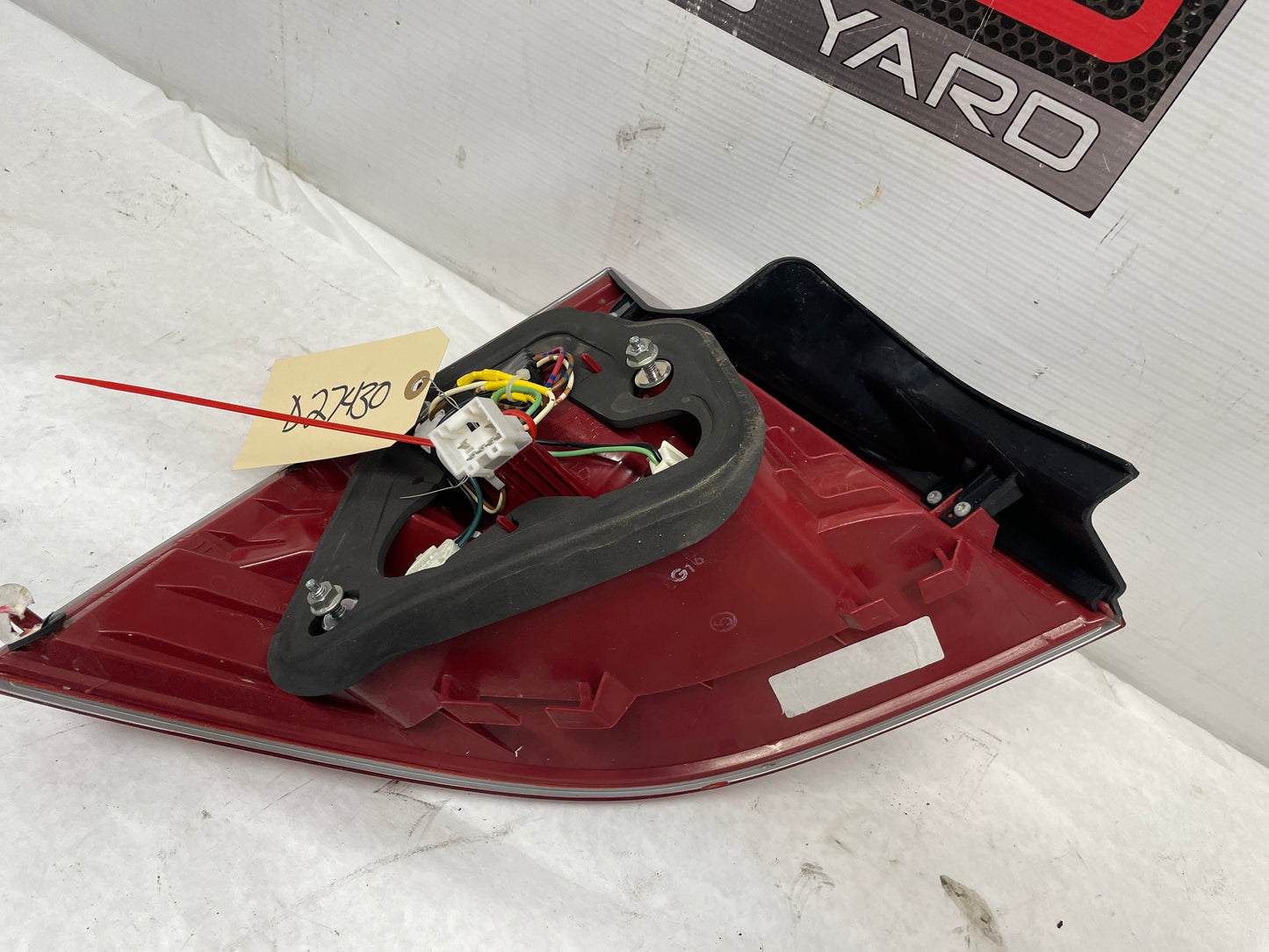 2009 Pontiac G8 RH Passenger Tail Light Taillight Lamp OEM - Day's Parts Yard