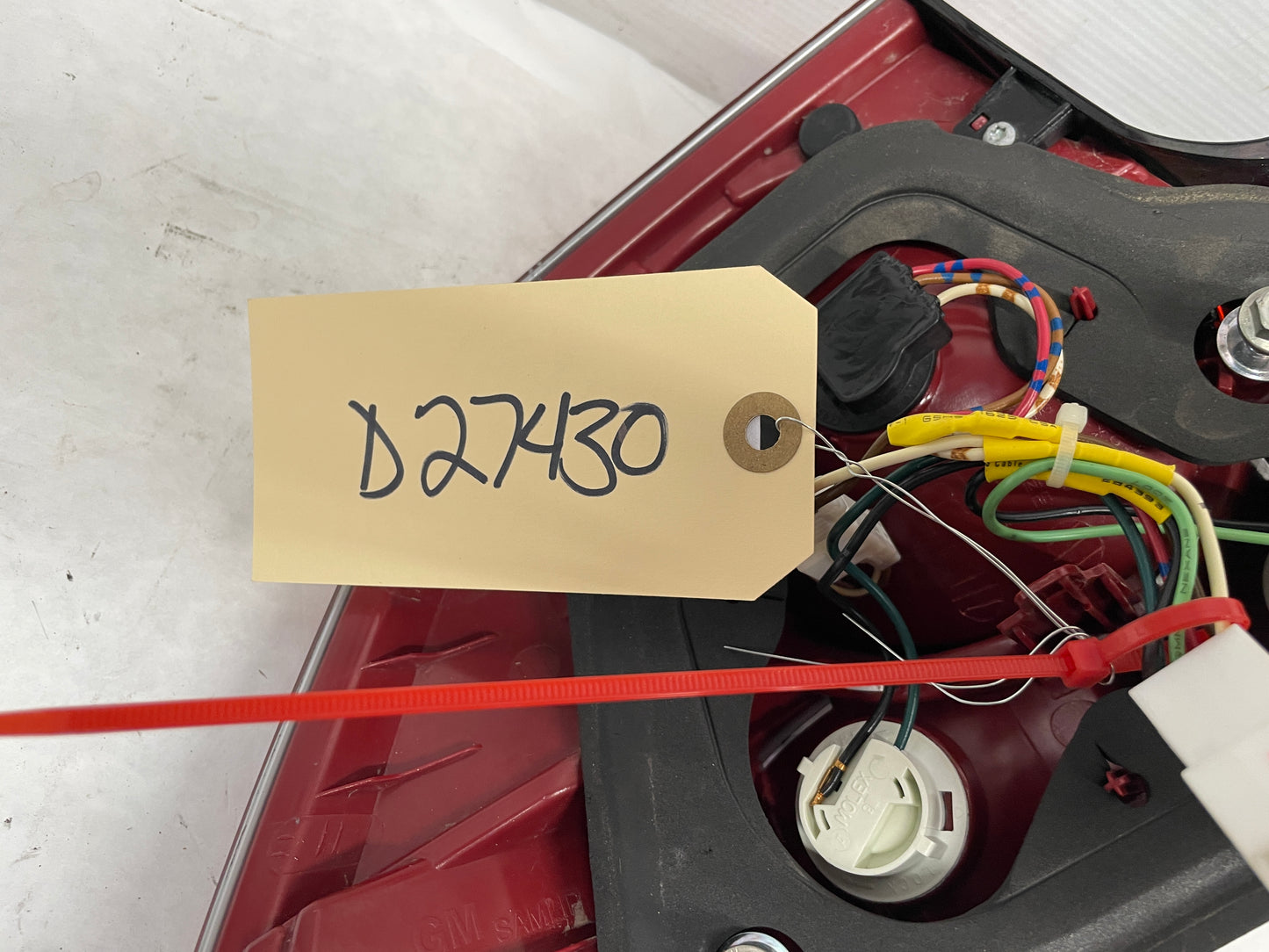 2009 Pontiac G8 RH Passenger Tail Light Taillight Lamp OEM - Day's Parts Yard